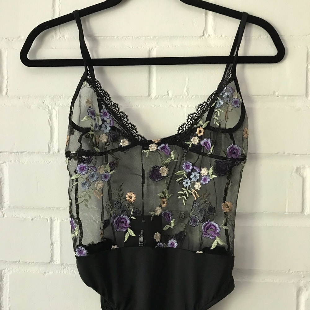 Floral bodysuit 🌿🌿🌿🌿